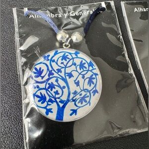 NWT Set Alhambra y Generalife Ceramic tree of life necklace and earrings